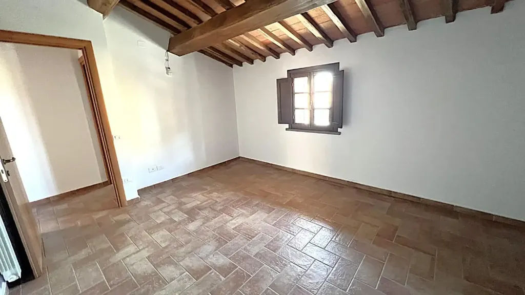Pièces - Rustic-Style Penthouse with Panoramic Views in Cascina