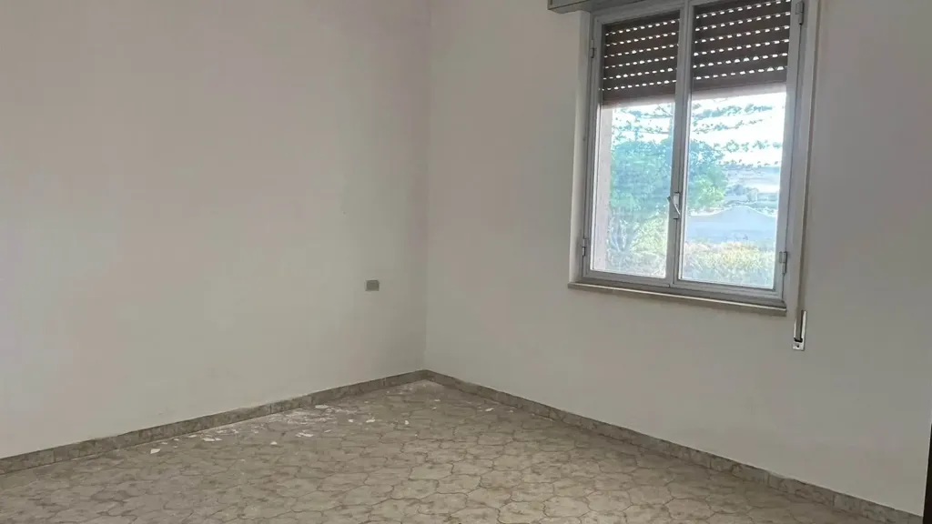 Pièces - Villa to Renovate with Sea View in Pachino