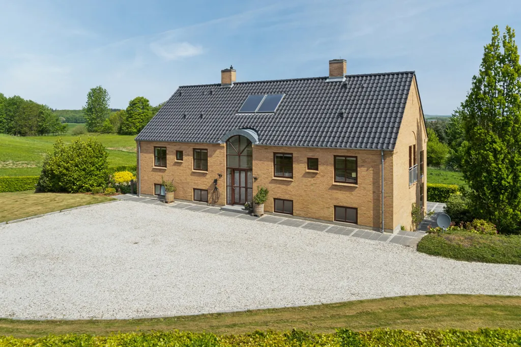 Õhuvaade - Distinctive House with Pool in Mellerup