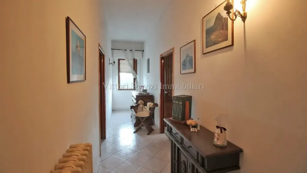 Esik - Independent House with Terrace in Sinalunga