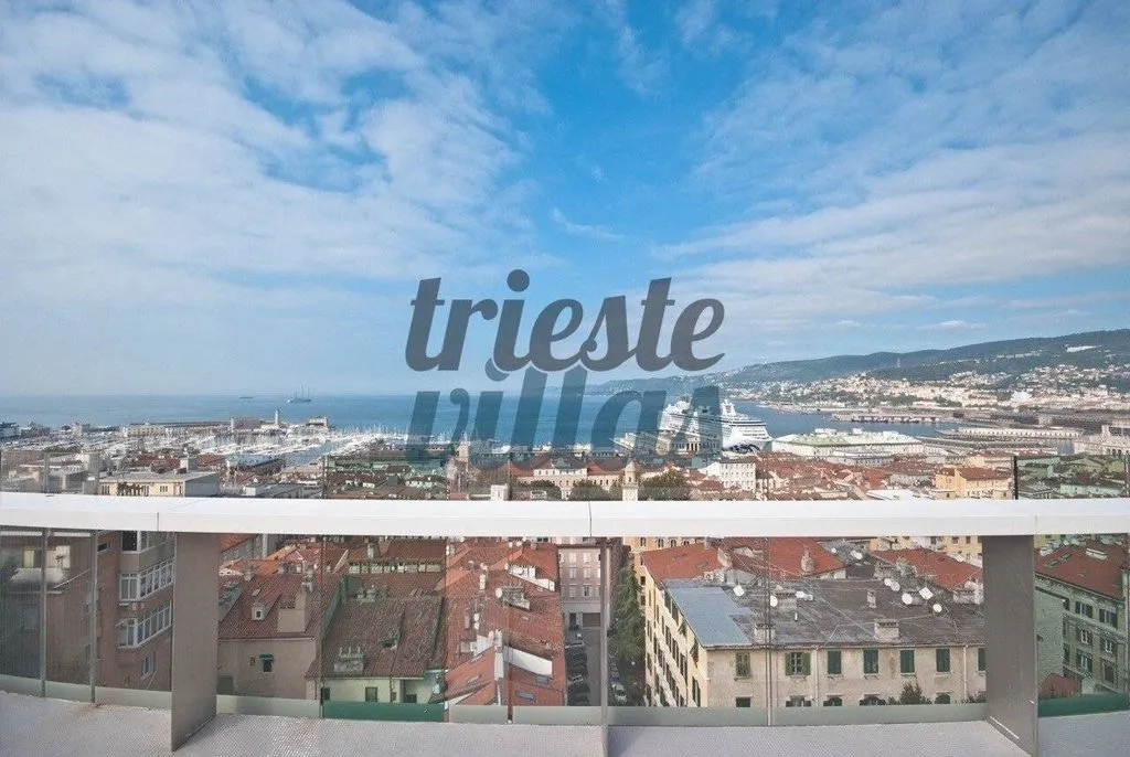 Balcon - Penthouse with Panoramic View in Trieste