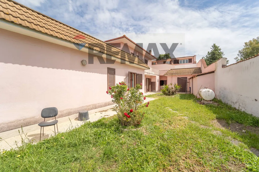 Aed - Villa with Panoramic View in Rome