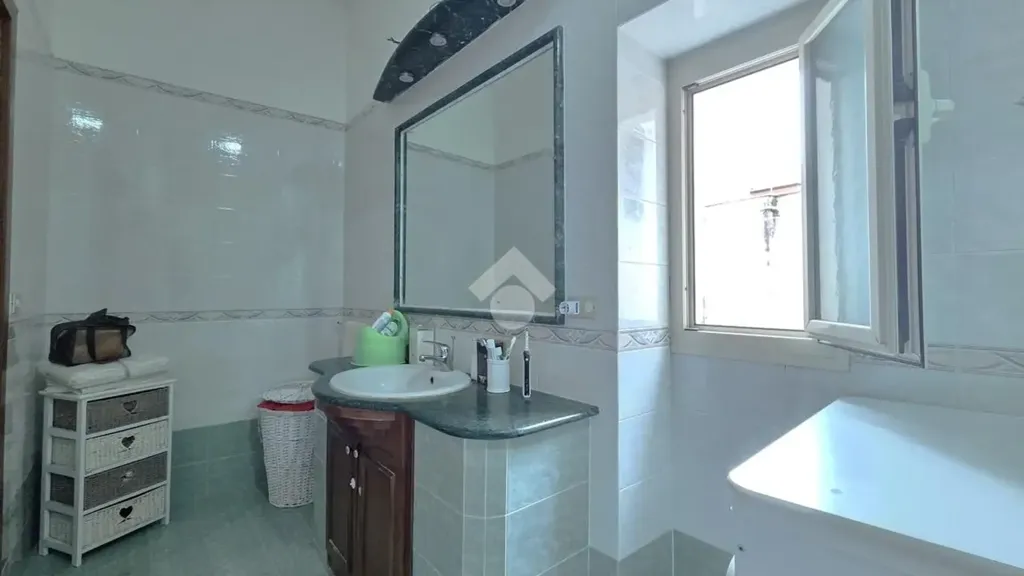 Bathrooms - Apartment with Terrace in Montesanto, Naples
