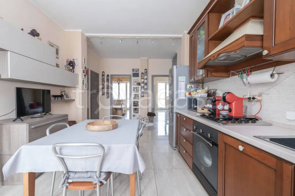 Cuisine - Panoramic Apartment with Balcony in Collegno