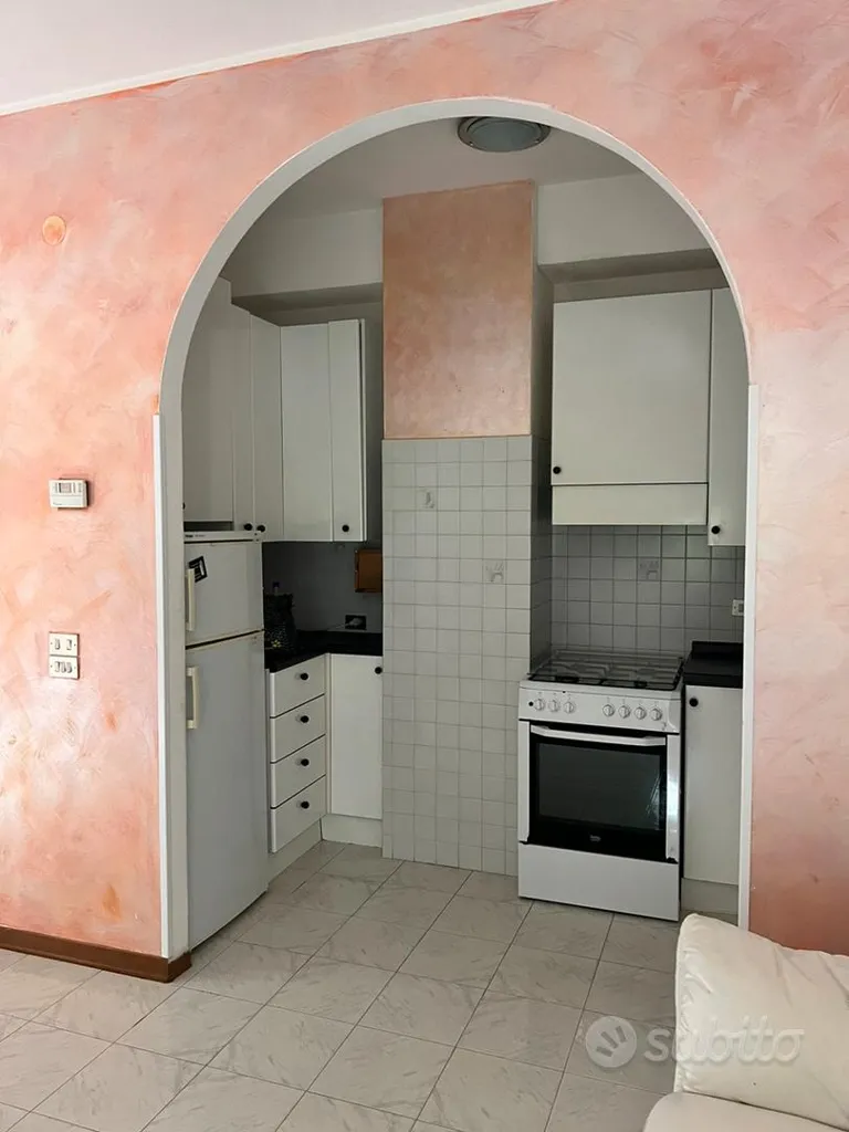 Köök - Independent Apartment with Private Garage in Campobasso