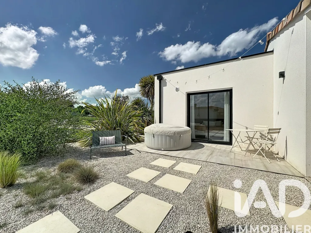 Terrass - Contemporary Villa with Pool in Aussonne