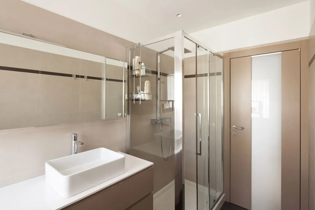 Salles de bain - Maison de Plain-Pied avec Jardin à Périgny