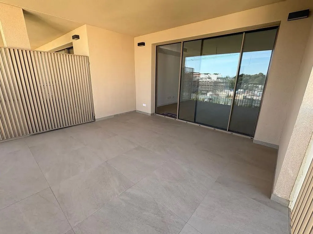 Rõdu - New Flat with Pool in Campolivar