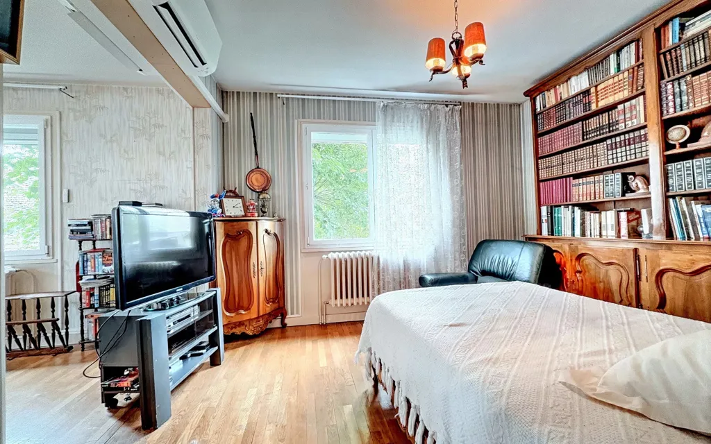 Bedrooms - Individual House with Garden in Dijon South