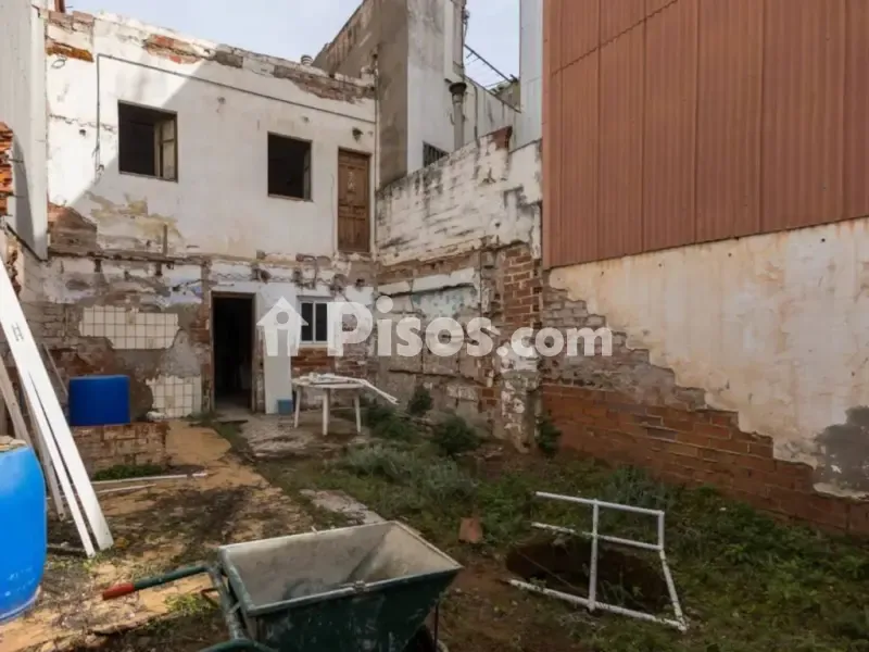 Giardino - Chalet with Urban Potential in Gavà