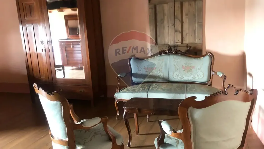Séjour - Medieval Rustico with Income Potential in Monzambano