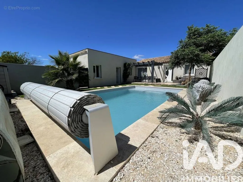 Piscine - Villa avec Piscine et Jardin à Mirepeisset