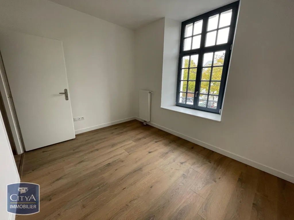 Toad - 2-Bedroom Apartment with Balcony in Arras