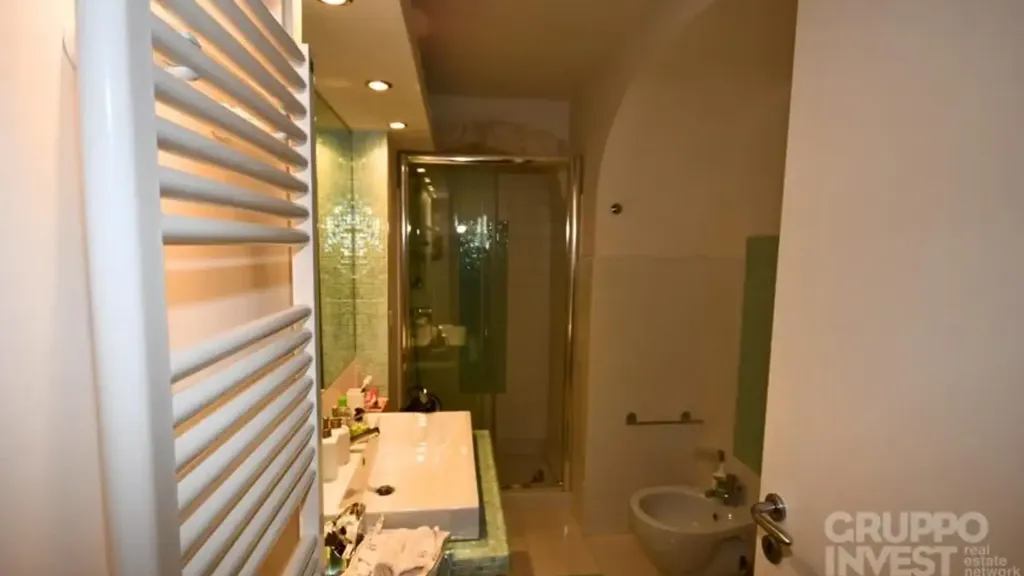 Bathrooms - Historic Palazzo with Panoramic Terrace in Ostuni