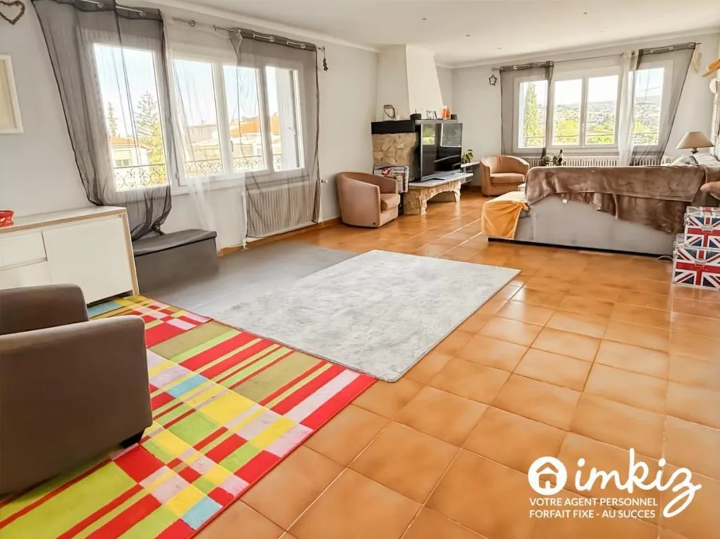Séjour - Maison avec Piscine et Jardin à Marseille 11ème