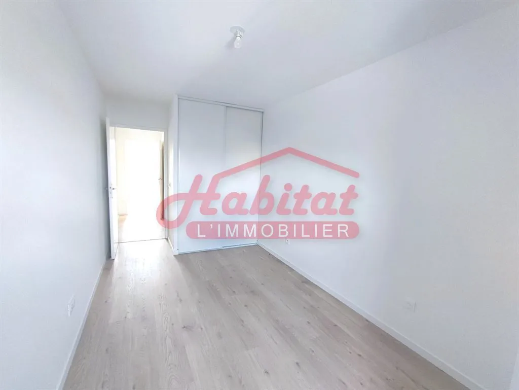 Magamistoad - New 3-Bed Flat with Parking in Chelles Centre