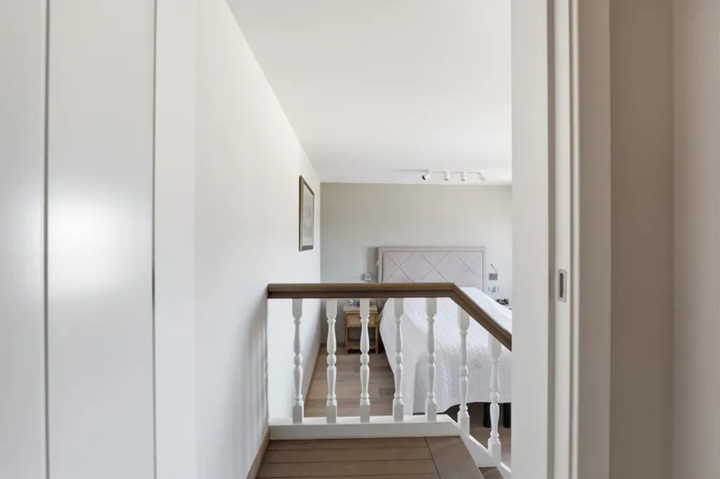 Esik - Bright Flat with Garden Access in Sint-Truiden
