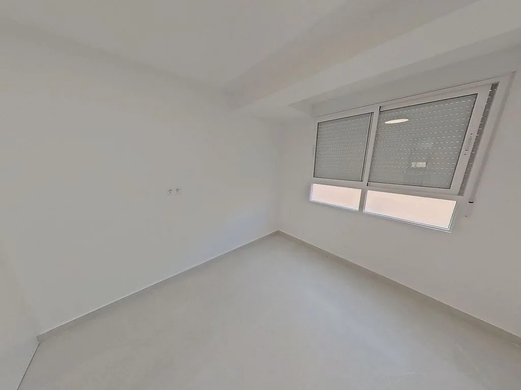 Rooms - Modern Flat with Balcony in Elda