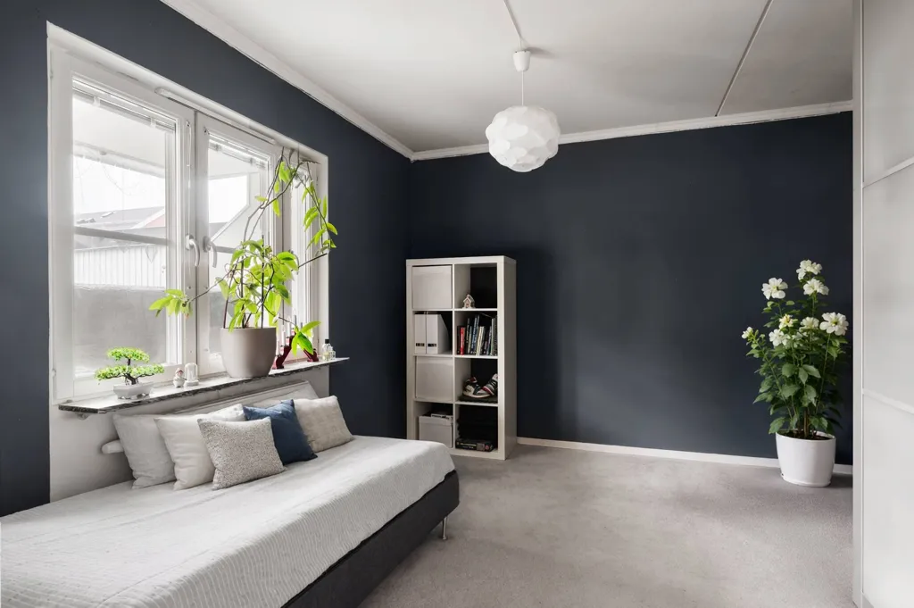 Magamistoad - Corner Flat with Balcony in Lillsjö, Stockholm