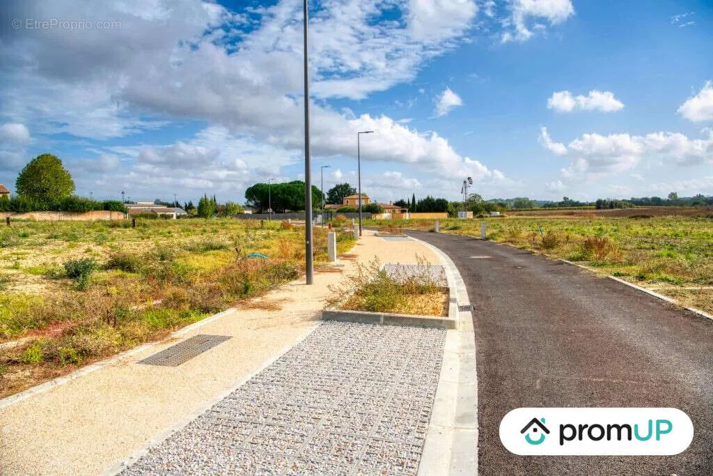 Giardino - Buildable Plot with Permitted Construction in Villesequelande