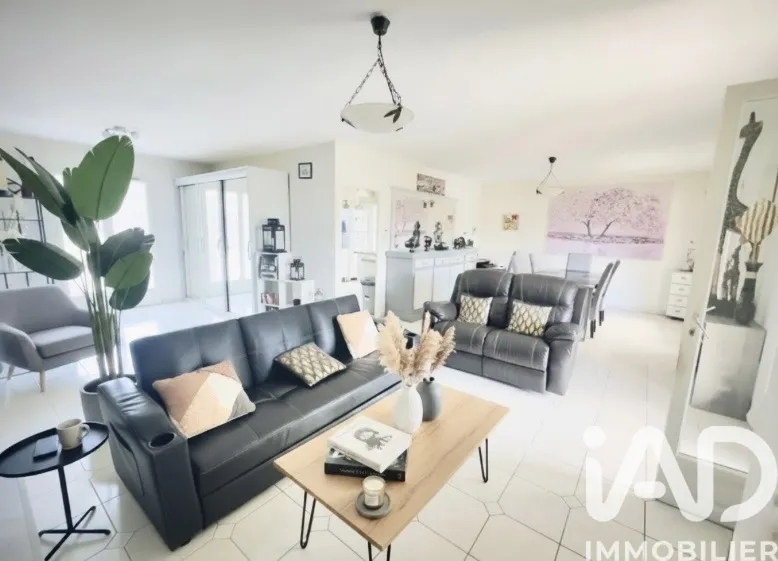 Séjour - Maison avec Piscine et Jardin à Saint-André-de-Seignanx