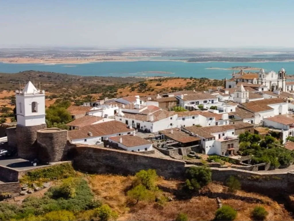 Õhuvaade - Development Land with Ruins near Monsaraz