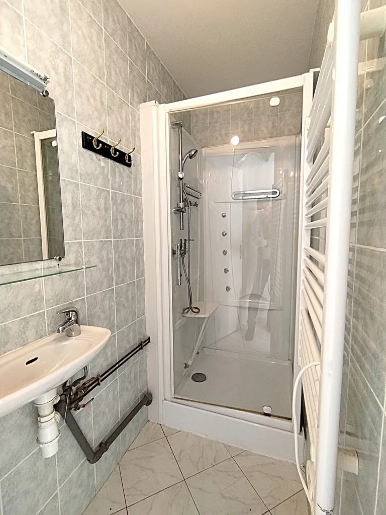 Salles de bain - Maison en Pierre avec Dépendances à Val-d'Izé