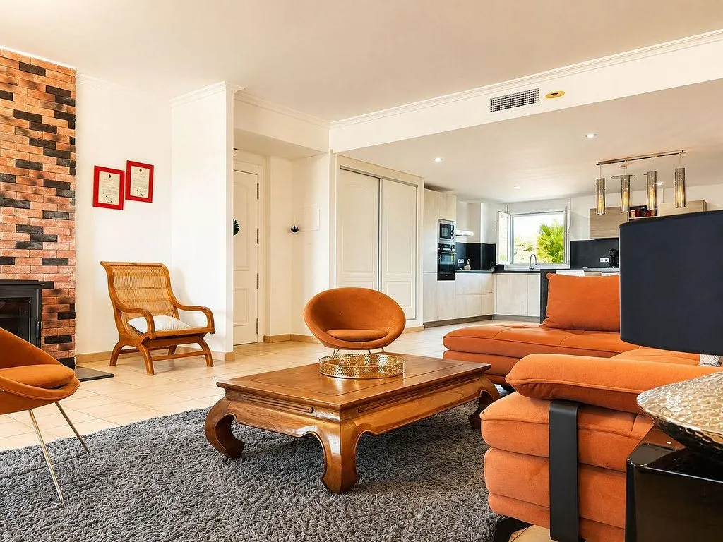 Elutuba - Duplex with Pool and Terrace in Altaona Golf