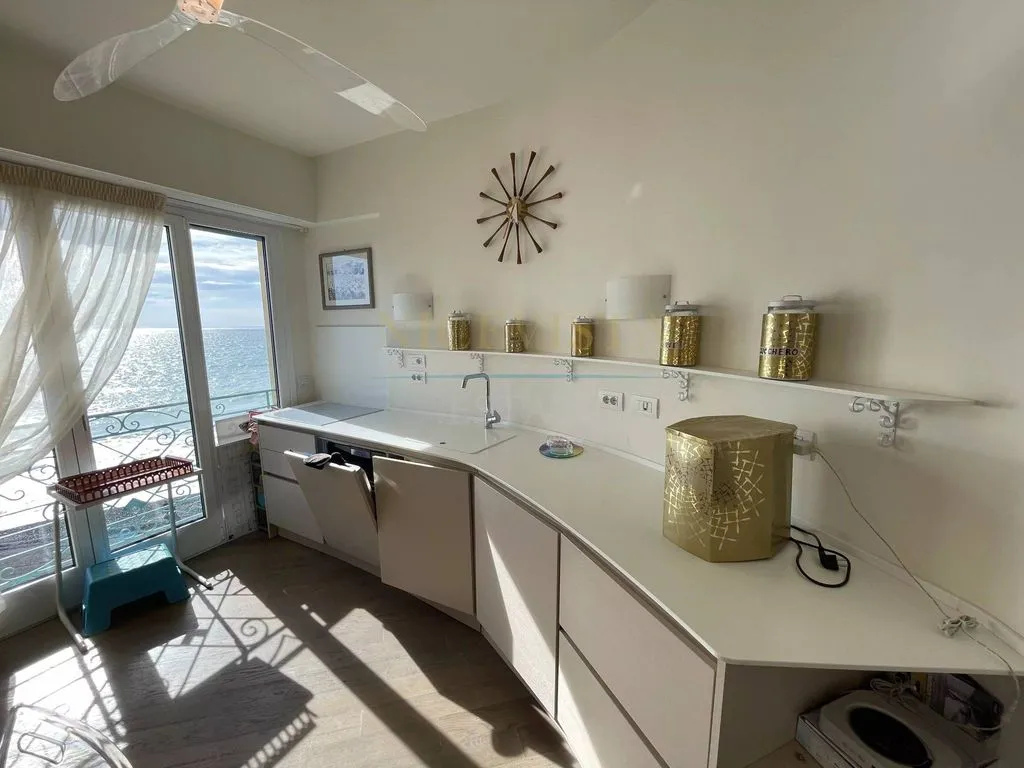 Cuisine - Appartement de Luxe avec Terrasse Panoramique à Menton