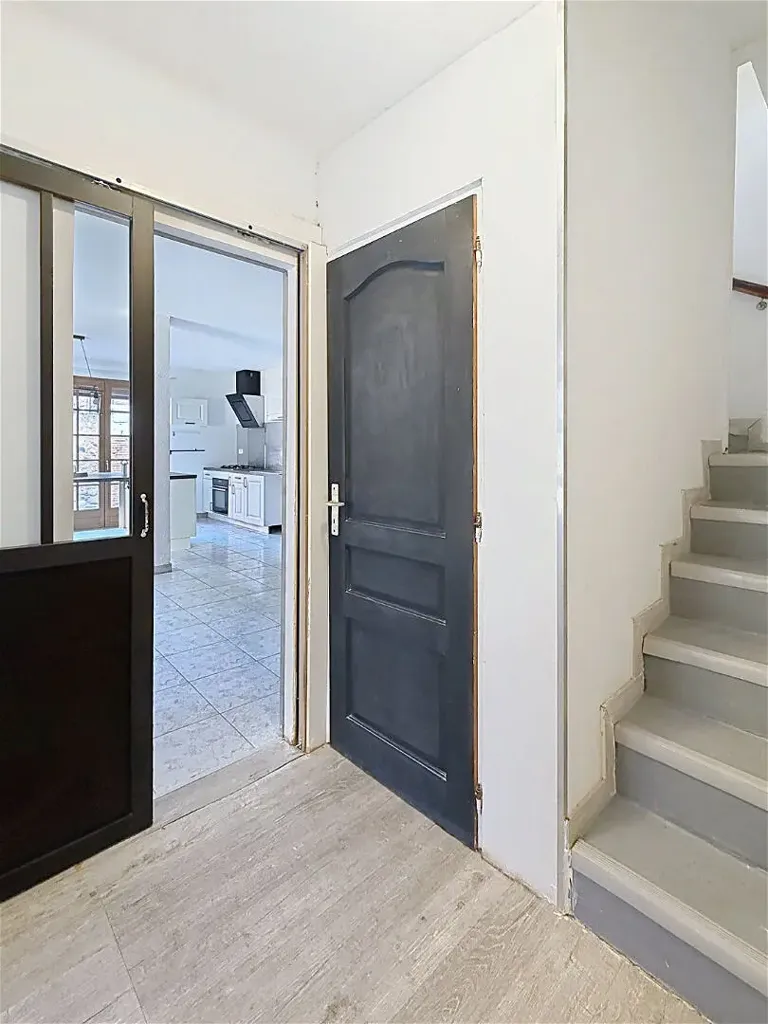Entrée - Maison à Fort Potentiel au Cœur de Baho
