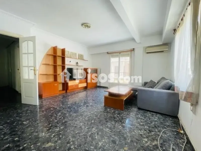Living Room - Student-Friendly Flat with Balconies in Altabix