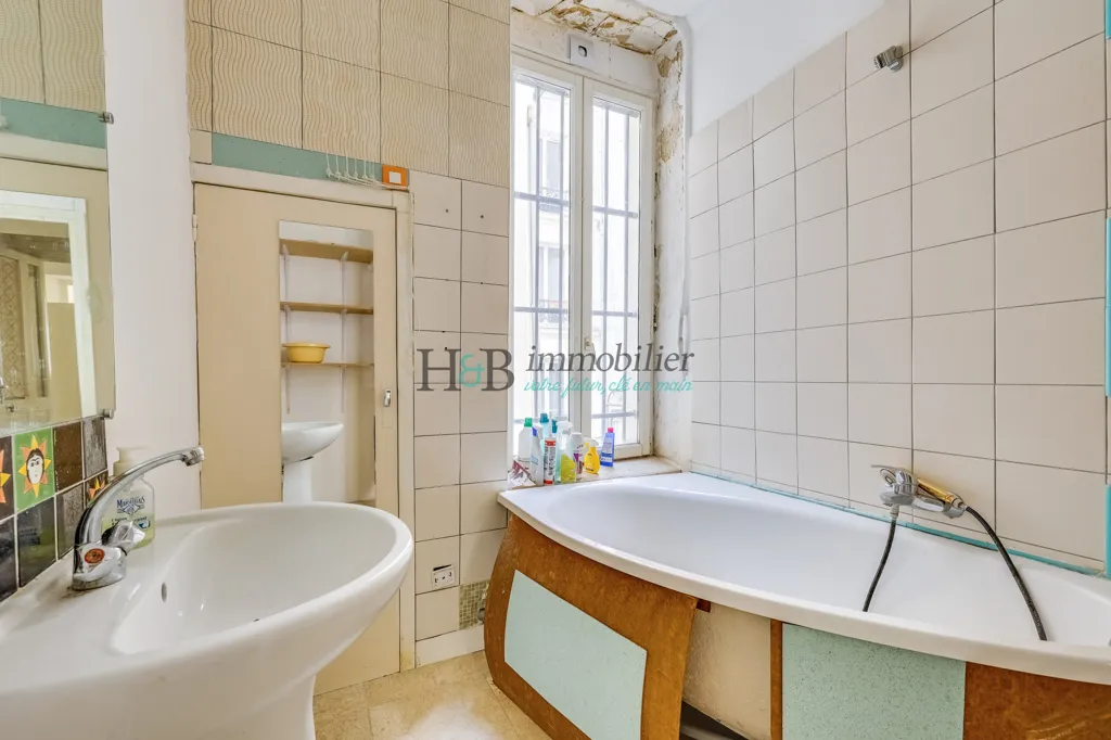 Bagni - Parisian Apartment with Rooftop View in 2nd Arrondissement