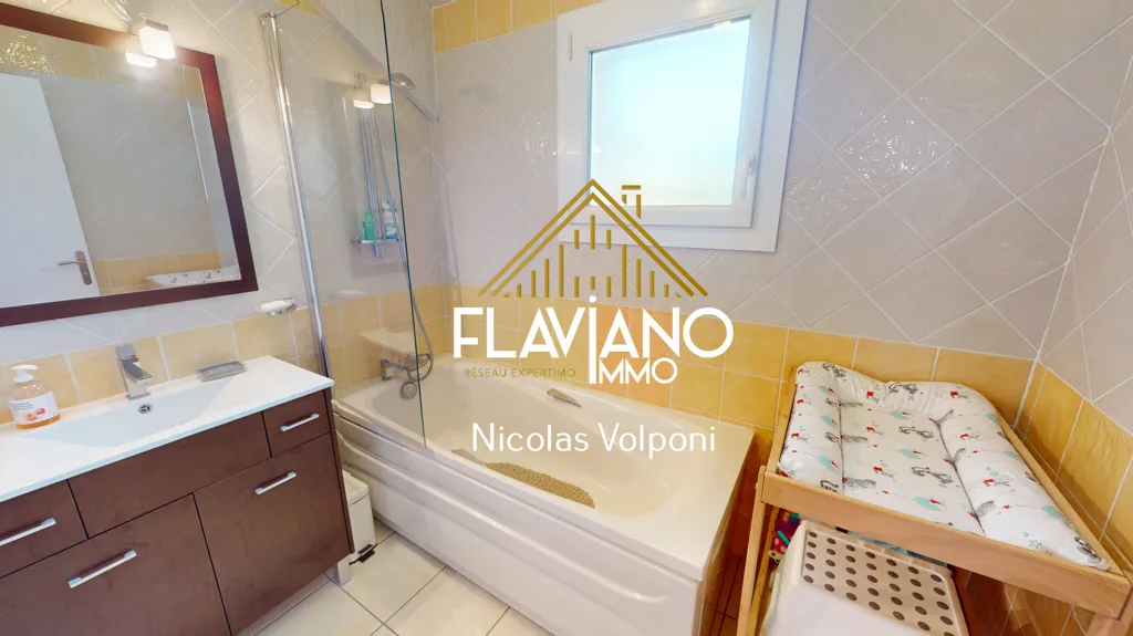 Salles de bain - Appartement T6 avec Vue Montagne à Barcelonnette