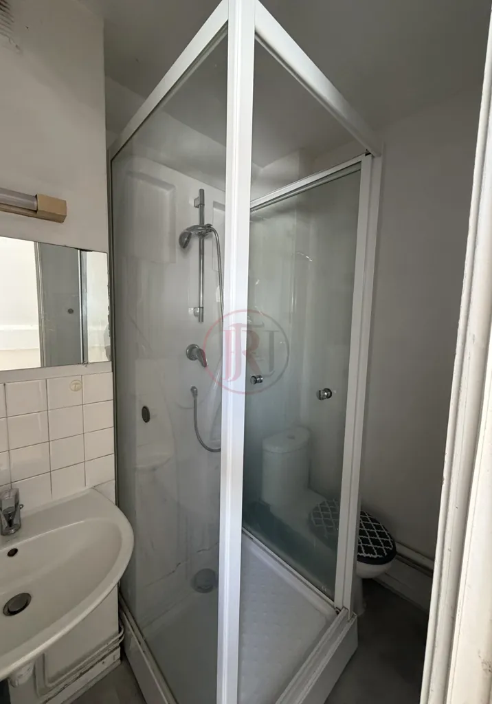 Vannitoad - Student Studio with Private Storage in City Centre