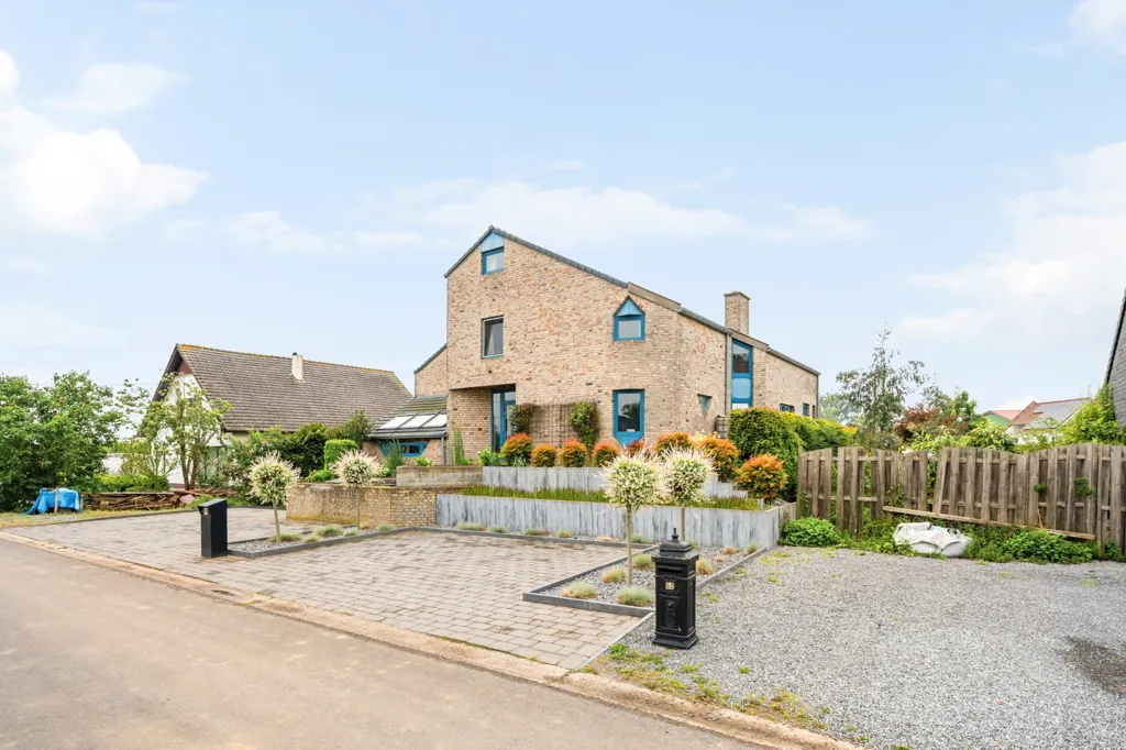 Esterno - Villa with Playful Architecture in Nieuwerkerken