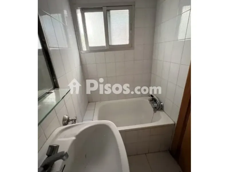 Salles de bain - House for Renovation with Potential in Alberite