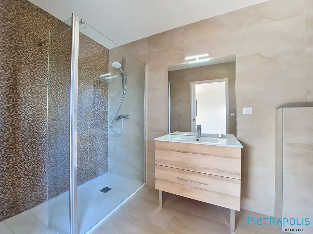 Salles de bain - Villa Contemporaine avec Vue Alpes à Challex