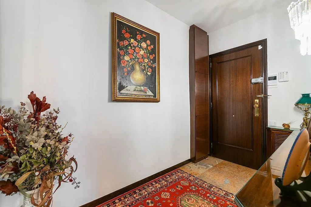 hallway_entrance