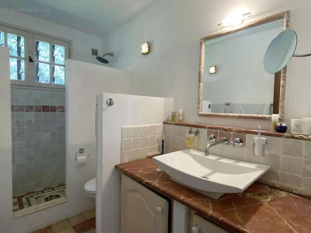 Vannitoad - Villa with Panoramic View near Uzès