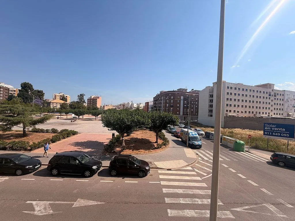 Apartment with Balcony in Llombai Area
