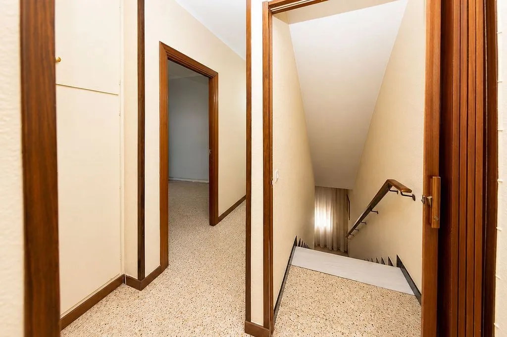hallway_entrance