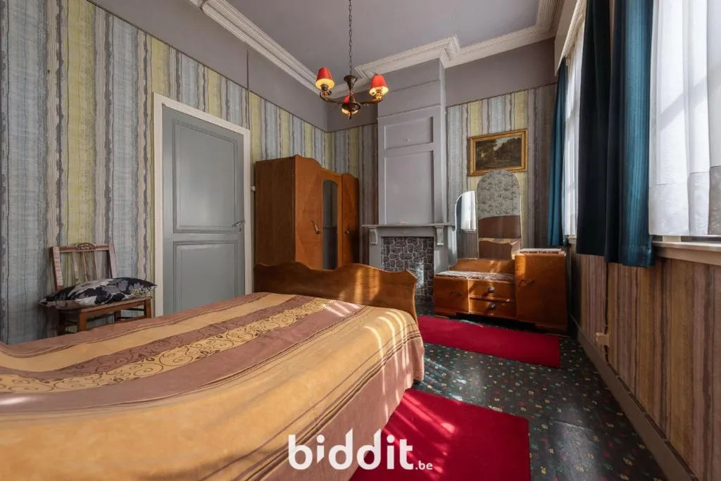 Chambres - Maison à Rénover avec Garage au Centre de Lokeren