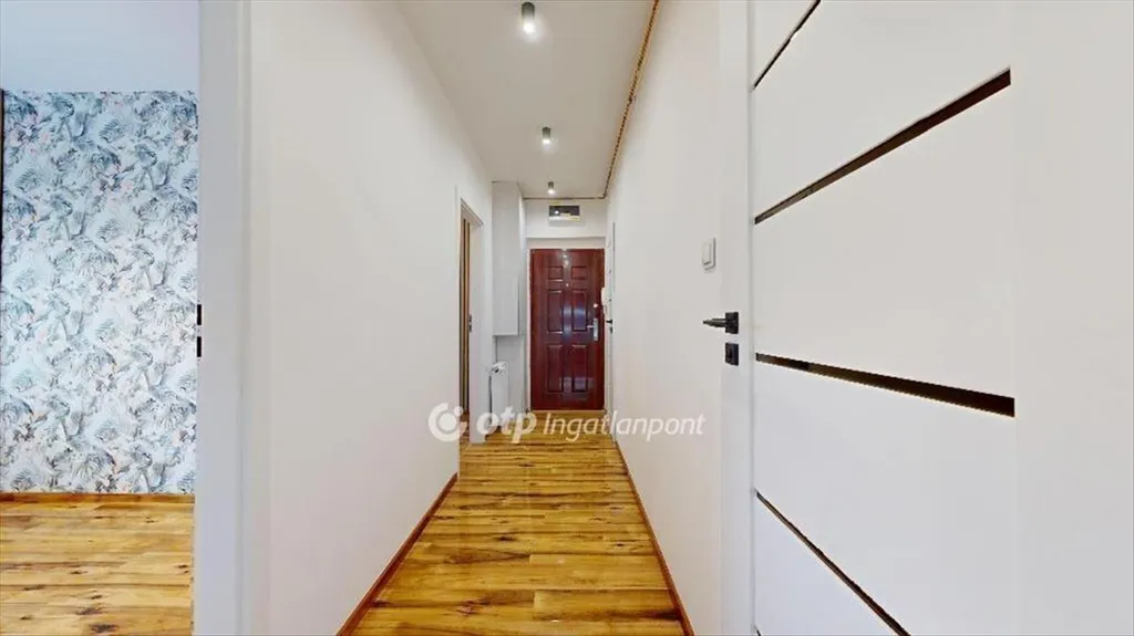 Ingresso - Modernised Apartment with Balcony in Miskolc Centre