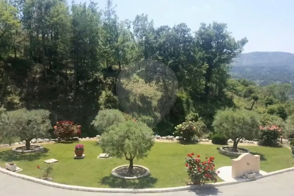 Aed - Panoramic Villa in Coursegoules