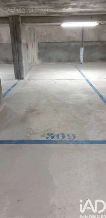 Garage - Appartement Lumineux avec Balcon à Cormeilles-En-Parisis