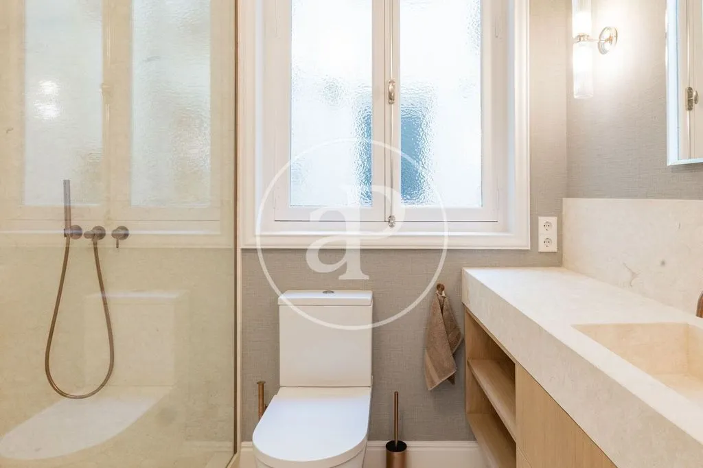 Bagni - Refurbished Flat with Balcony in Chueca, Madrid