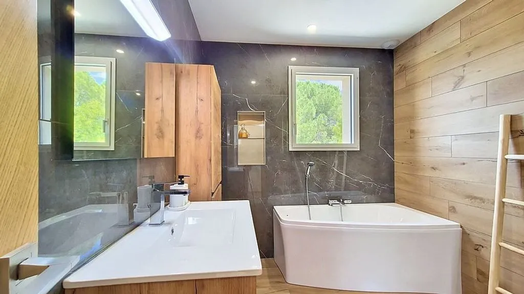 Bagni - Contemporary Villa with Pool in Langlade
