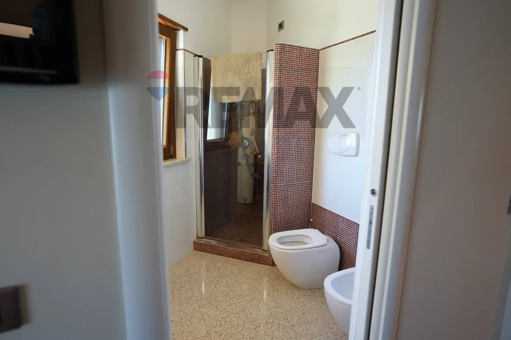 Bathrooms - Bifamiliar Villa with Garden in Lanciano
