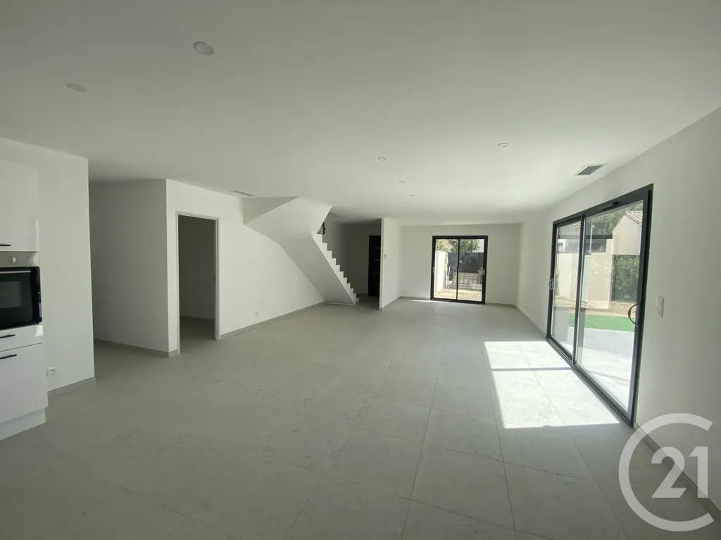 Séjour - Maison Contemporaine avec Piscine à Nezignan-l'Évêque