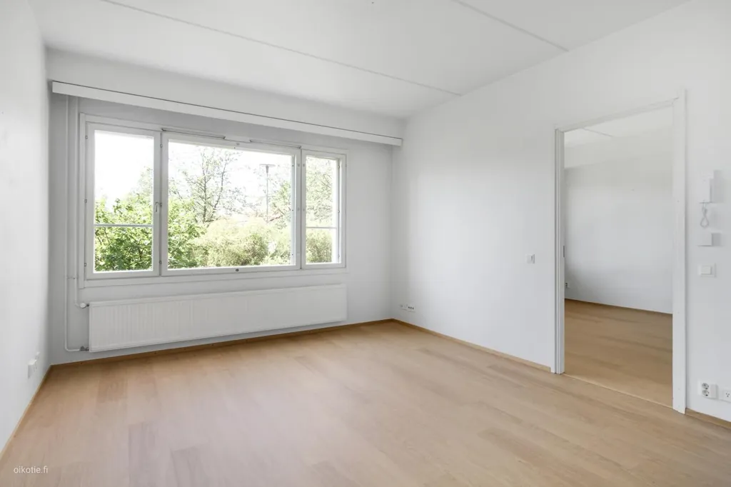 Pièces - Flat with Glazed Balcony in Pakkala